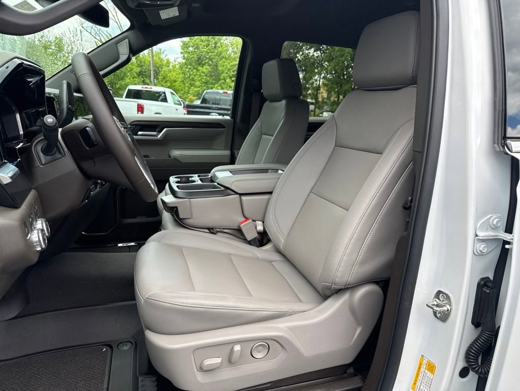 2026 GMC Sierra 1500 SLT - Photo 10
