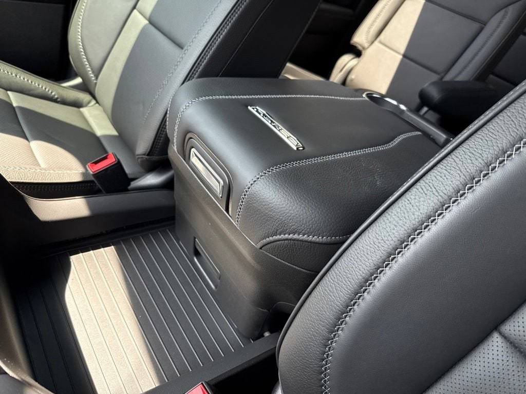 2026 GMC Yukon XL Denali - Photo 40