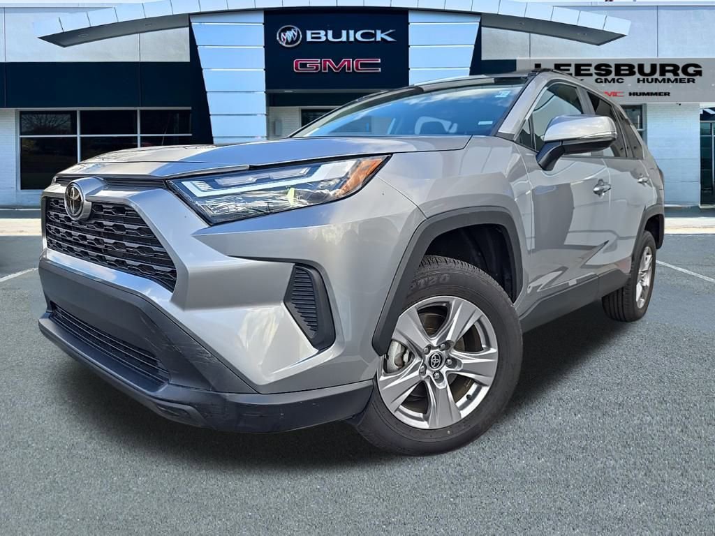 2025 Toyota RAV4 XLE photo 3