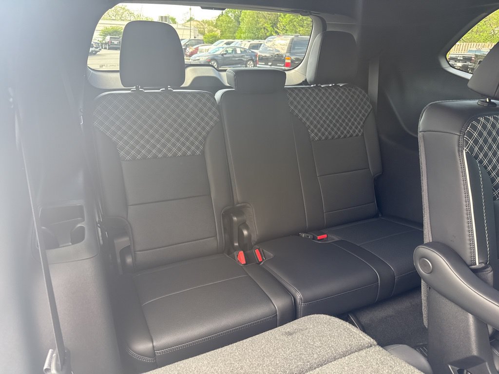 2026 GMC Acadia Denali - Photo 13