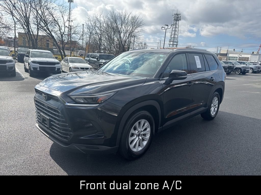 2025 Toyota Grand Highlander XLE photo 3