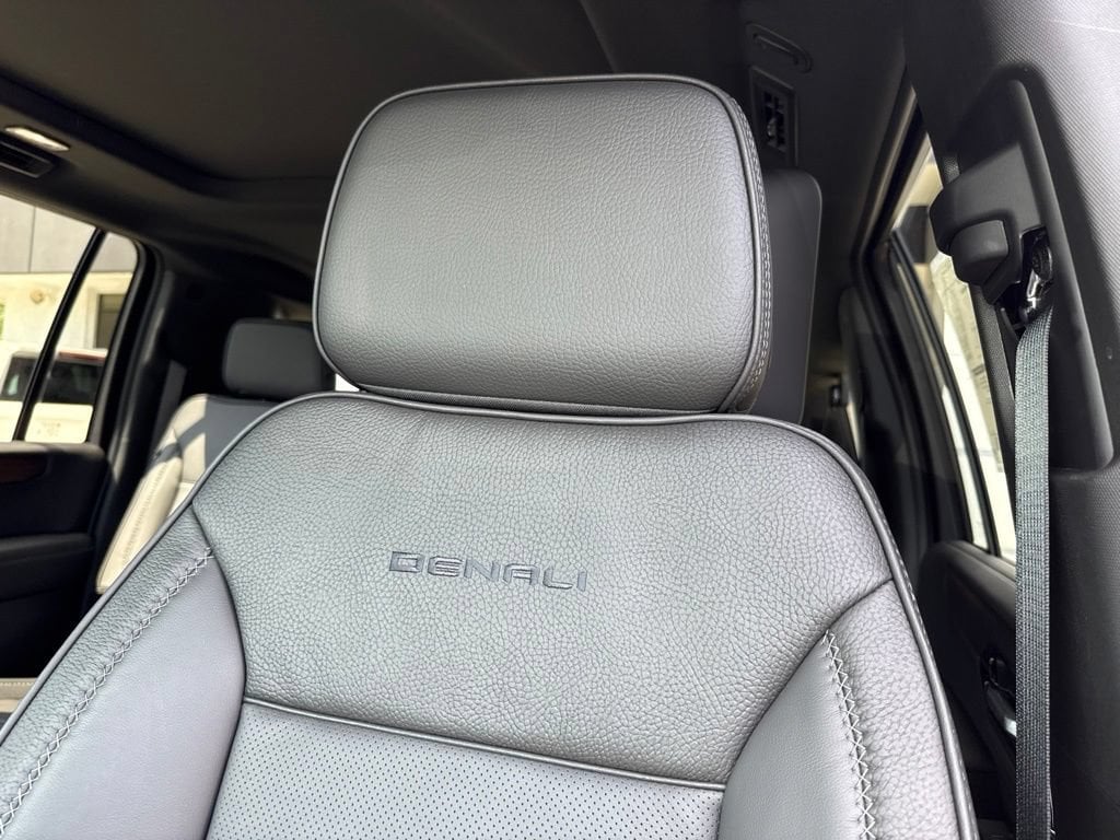 2026 GMC Yukon XL Denali - Photo 20
