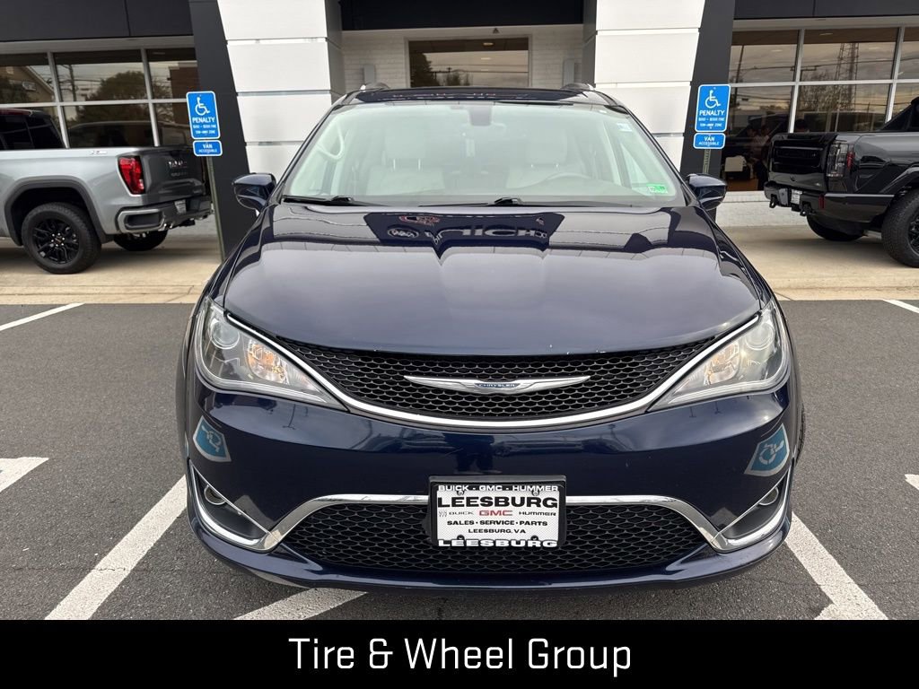 2017 Chrysler Pacifica Touring Plus photo 2