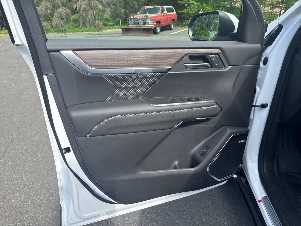 2026 GMC Acadia Denali - Photo 22