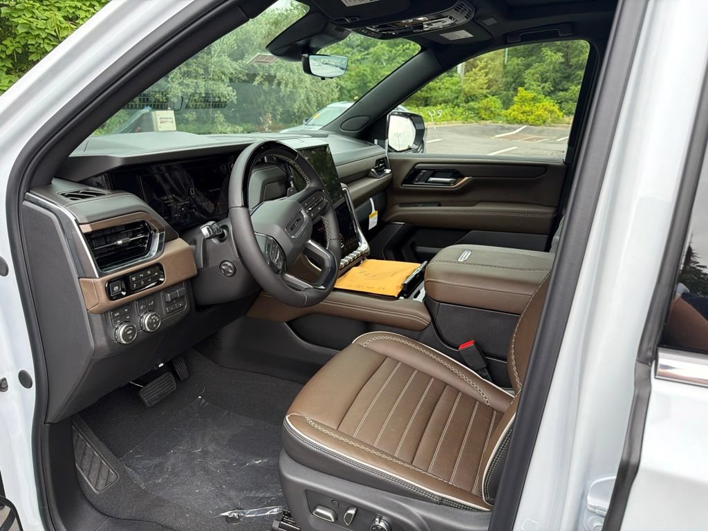 2026 GMC Yukon XL Denali Ultimate - Photo 14