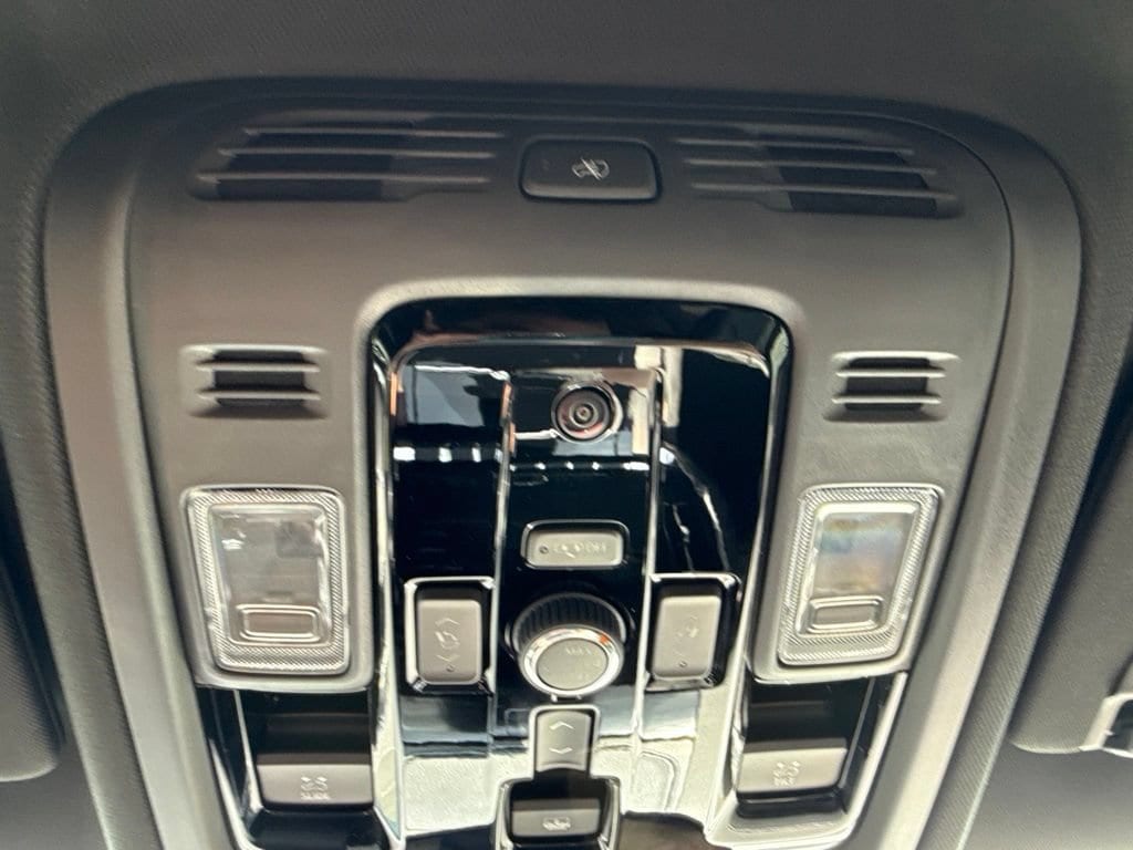 2026 GMC Yukon XL Denali - Photo 44