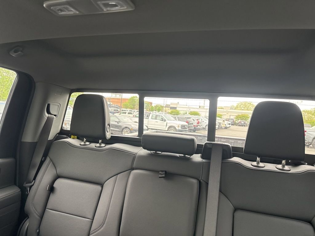 2025 GMC Sierra 2500HD SLT - Photo 40