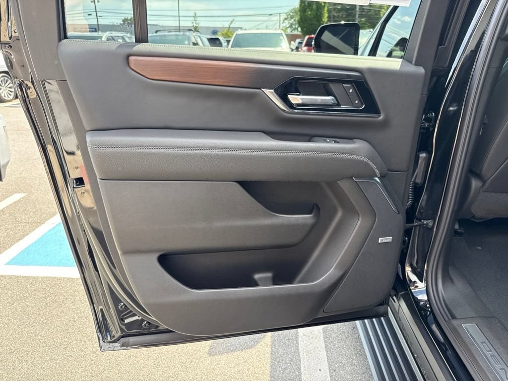 2026 GMC Yukon XL Denali - Photo 48