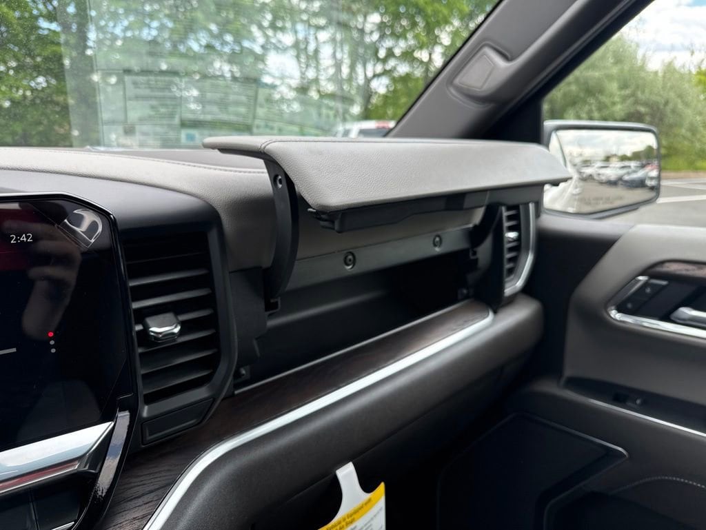 2026 GMC Sierra 1500 SLT - Photo 38