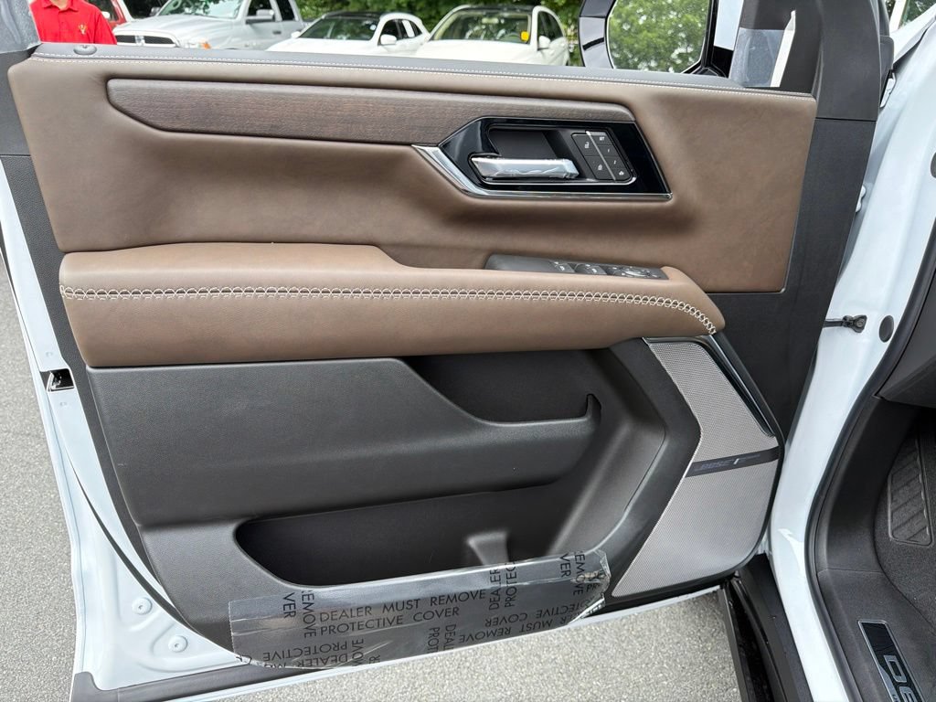 2026 GMC Yukon XL Denali Ultimate - Photo 12