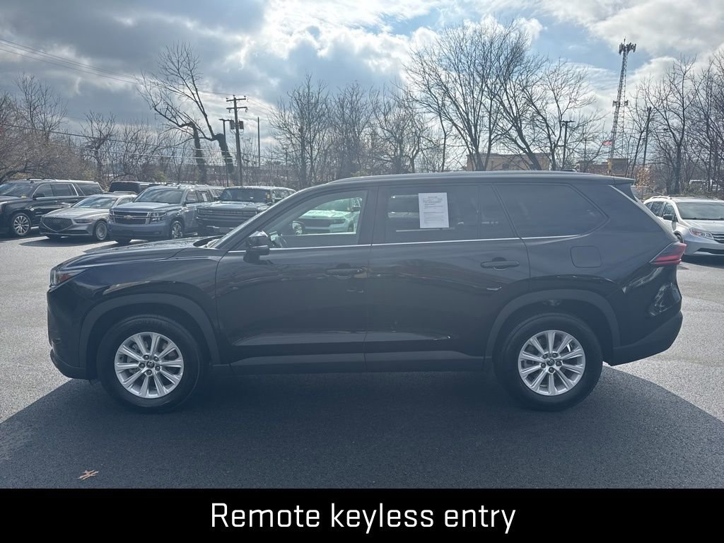 2025 Toyota Grand Highlander XLE photo 4