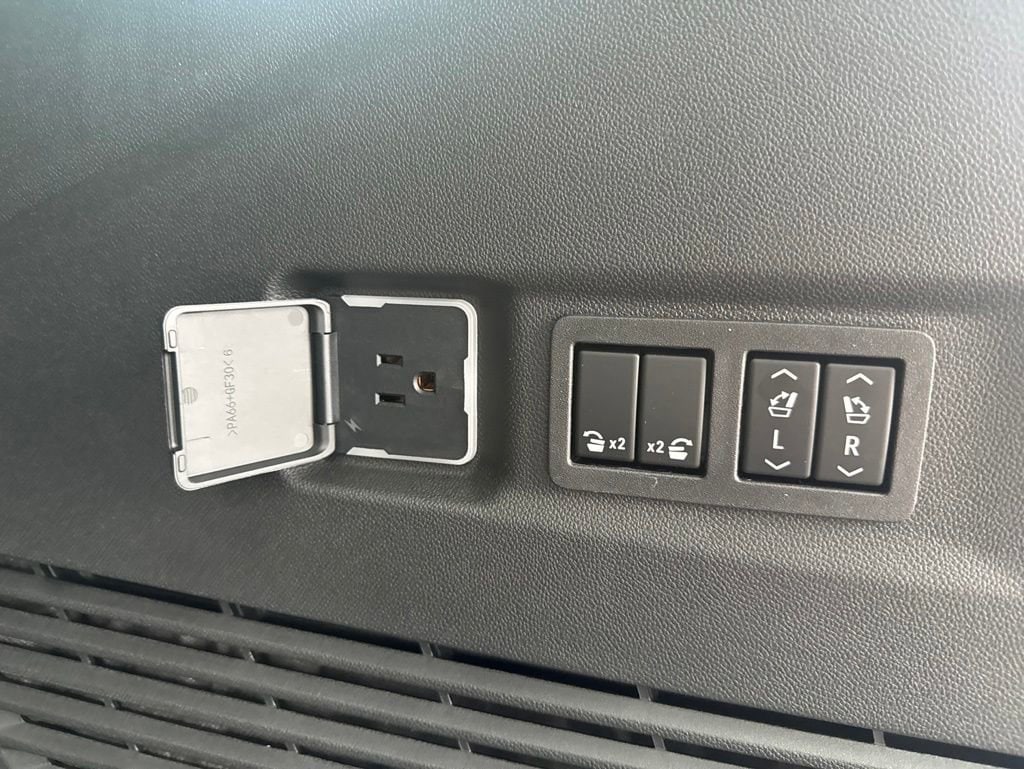 2026 GMC Yukon XL Denali - Photo 67