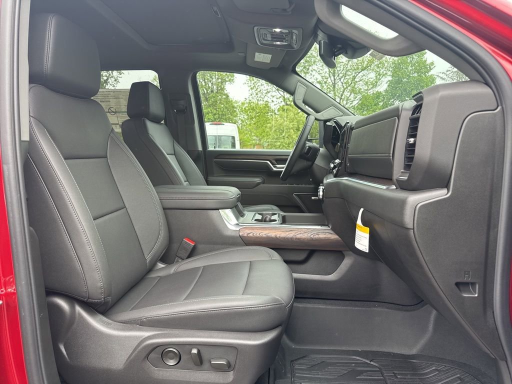 2025 GMC Sierra 2500HD SLT - Photo 13