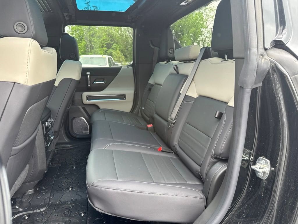 2026 GMC HUMMER EV 2X - Photo 12