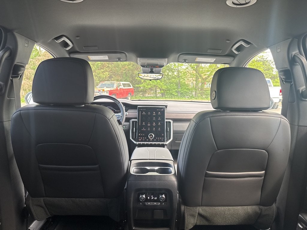 2026 GMC Acadia Denali - Photo 16