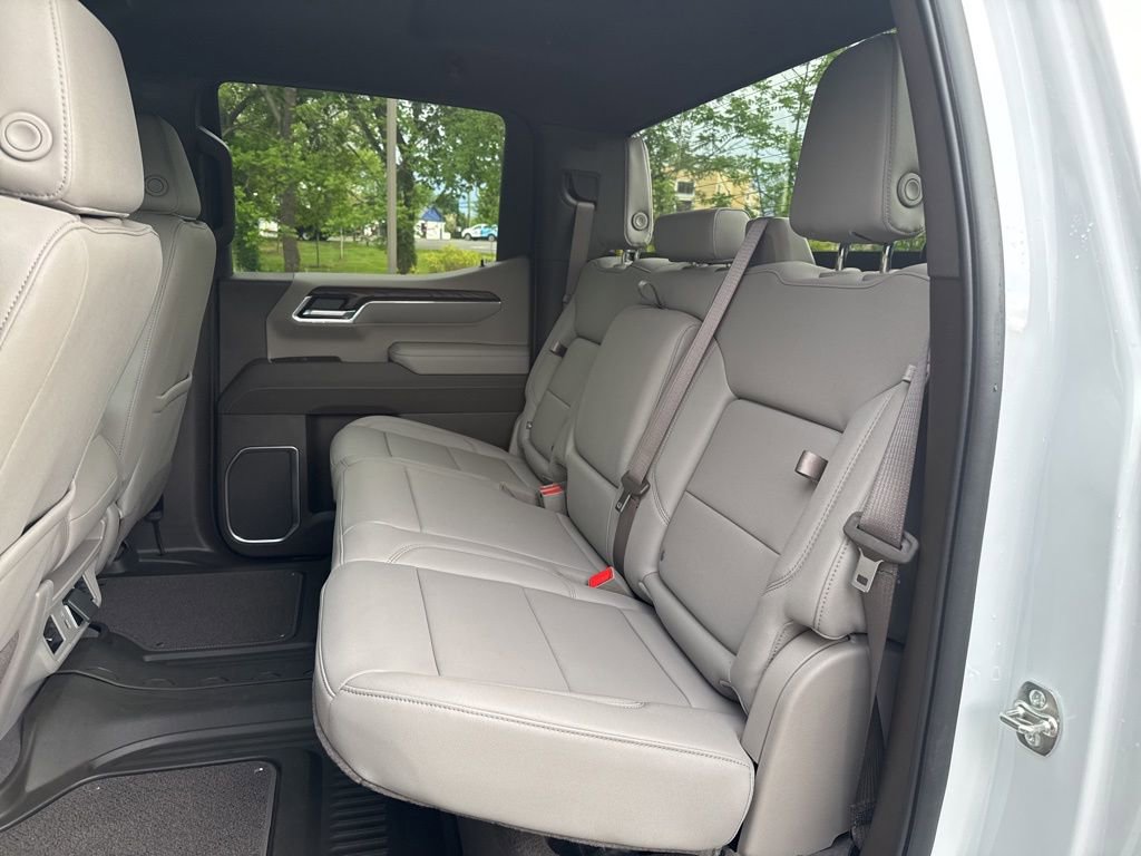 2026 GMC Sierra 1500 SLT - Photo 11