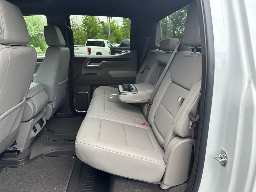 2026 GMC Sierra 1500 SLT - Photo 11