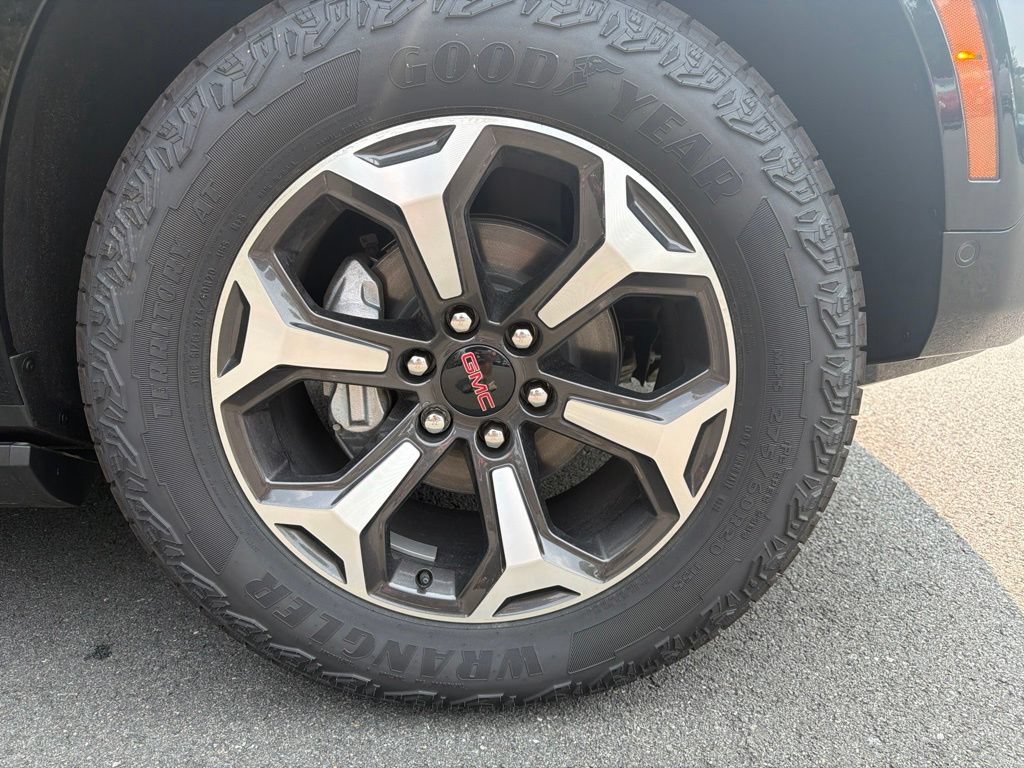 2026 GMC Yukon XL AT4 Ultimate - Photo 9