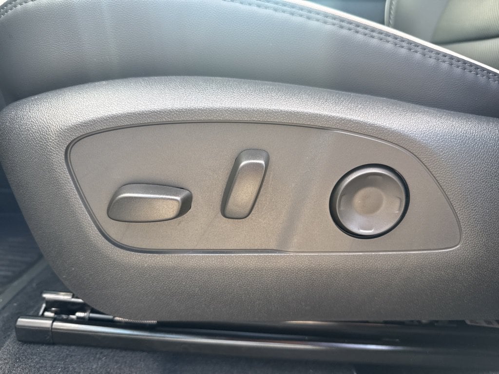 2026 GMC Acadia Denali - Photo 27