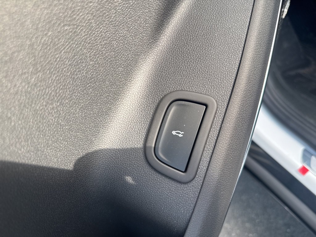 2026 GMC Acadia Denali - Photo 25