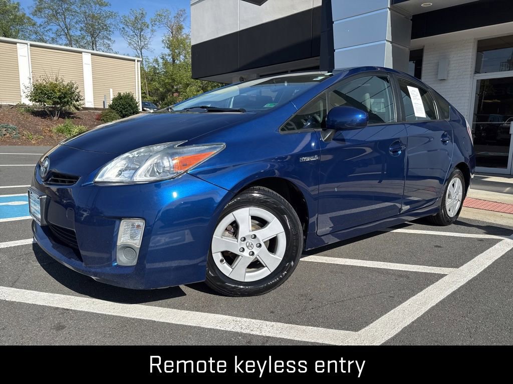 2011 Toyota Prius Three photo 3