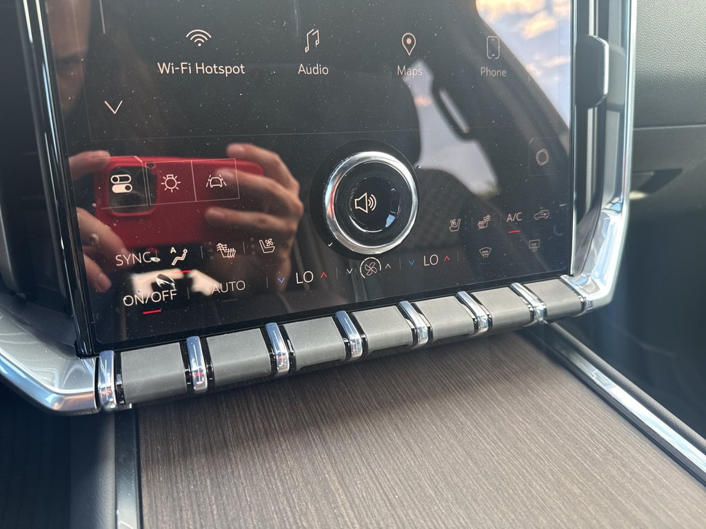 2026 GMC Acadia Denali - Photo 37