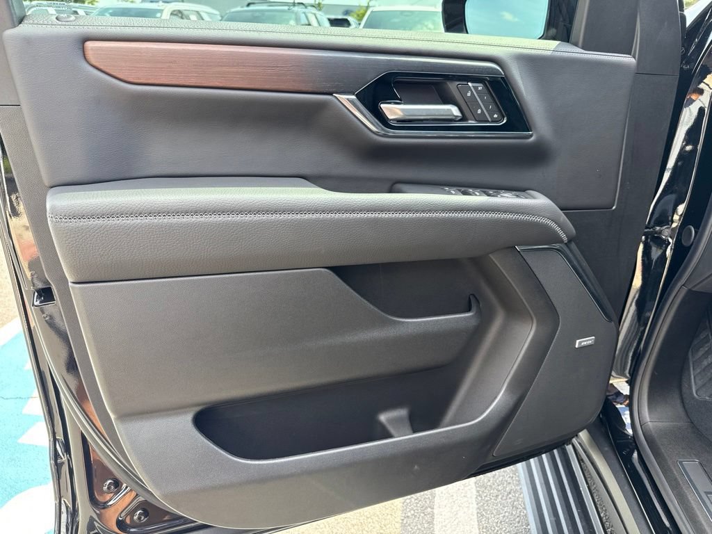 2026 GMC Yukon XL Denali - Photo 18