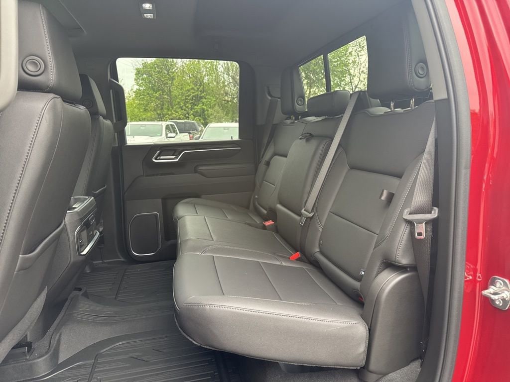 2025 GMC Sierra 2500HD SLT - Photo 11