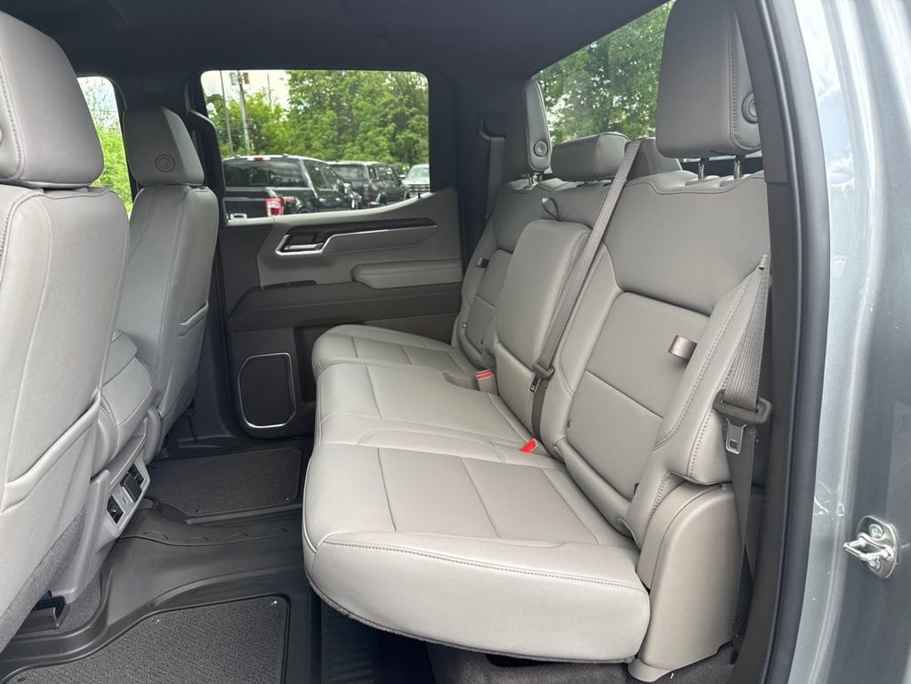 2026 GMC Sierra 1500 SLT - Photo 11
