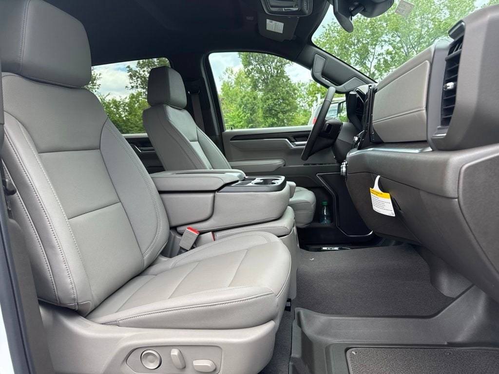 2026 GMC Sierra 1500 SLT - Photo 13