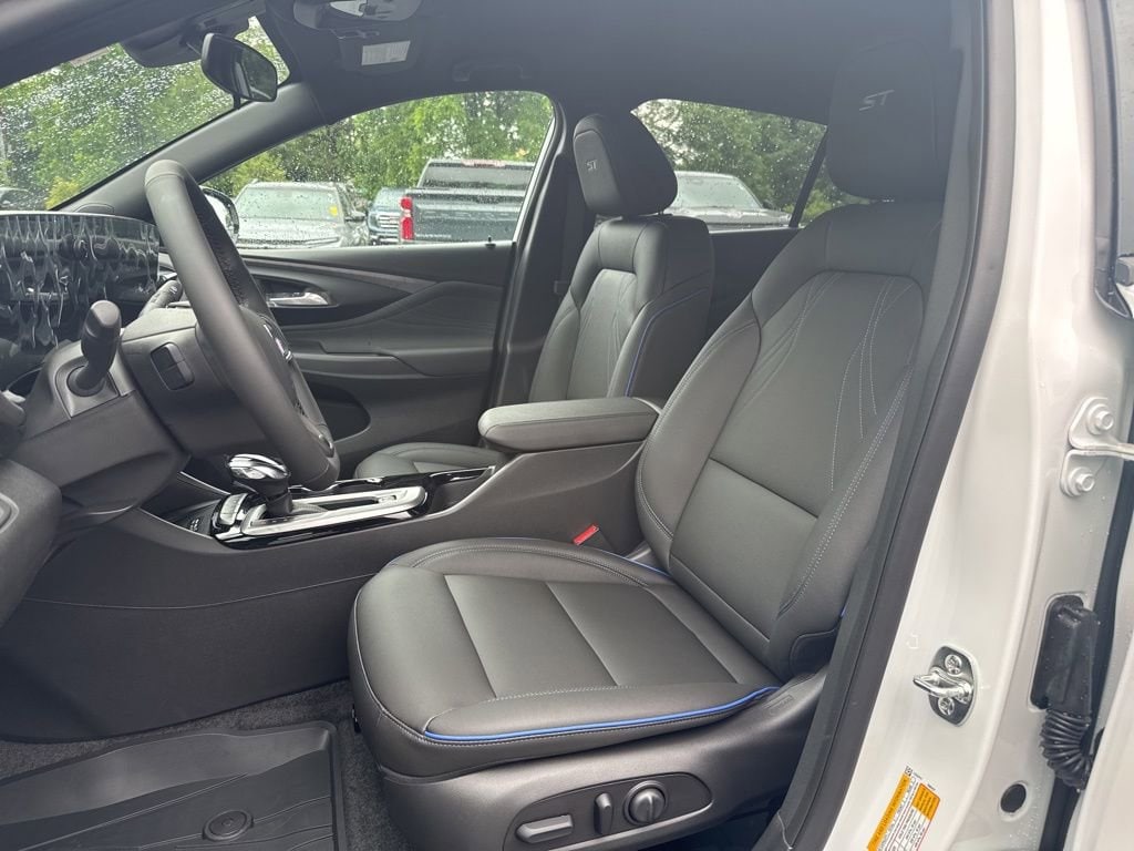 2026 Buick Envista Sport Touring - Photo 10