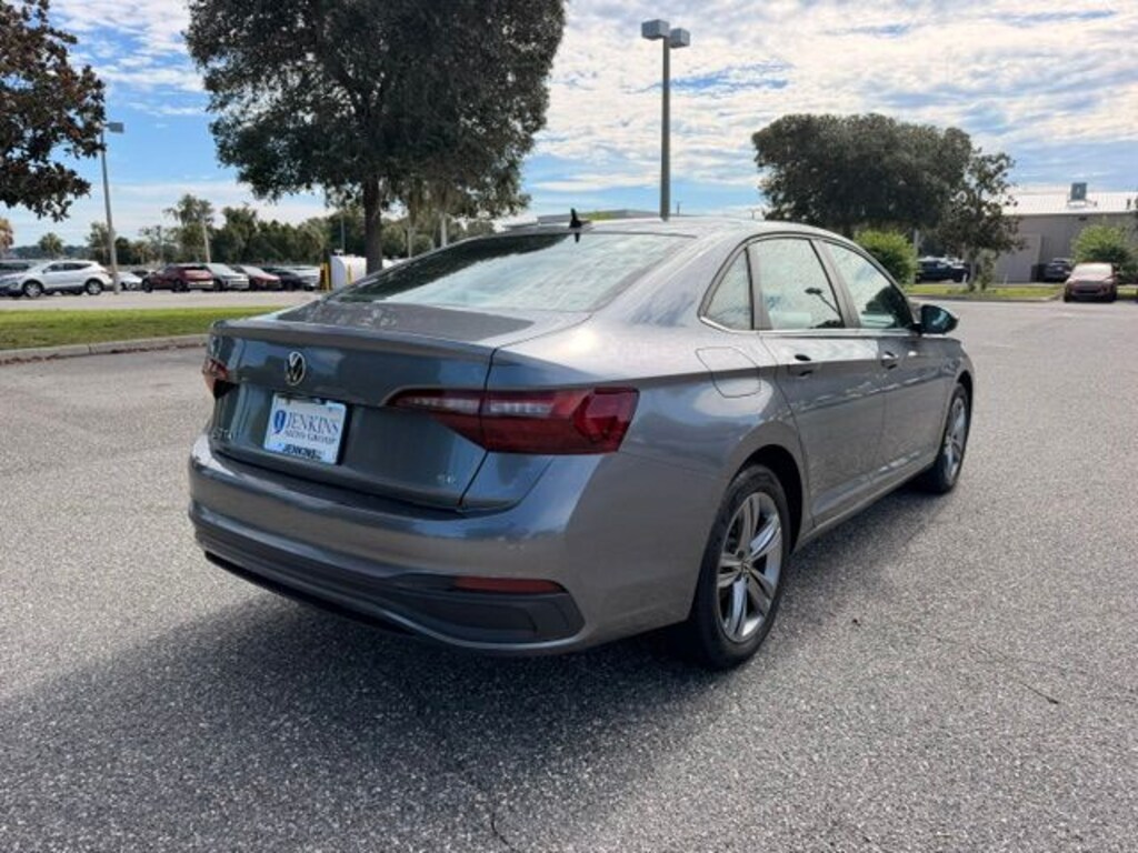 Used 2022 Volkswagen Jetta 1.5T SE Sedan