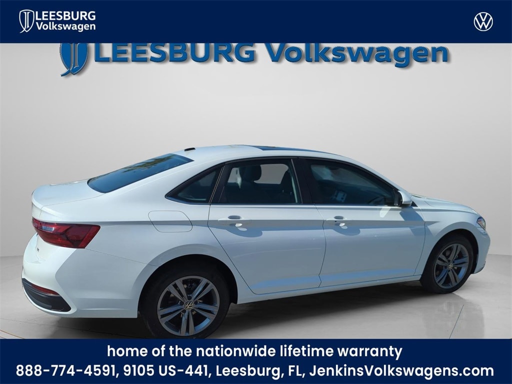 Used 2024 Volkswagen Jetta 1.5T SE Sedan