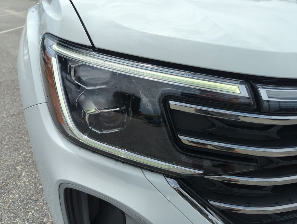 2024 Volkswagen Atlas SE w/Tech - Photo 17