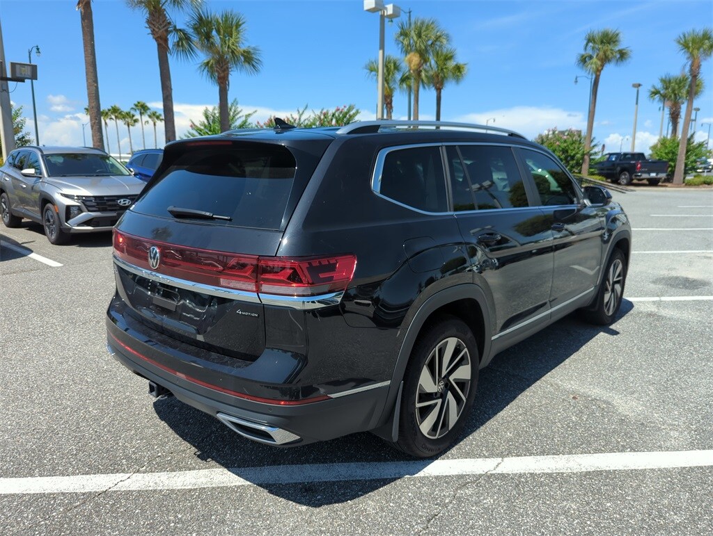 2024 Volkswagen Atlas SEL photo 4