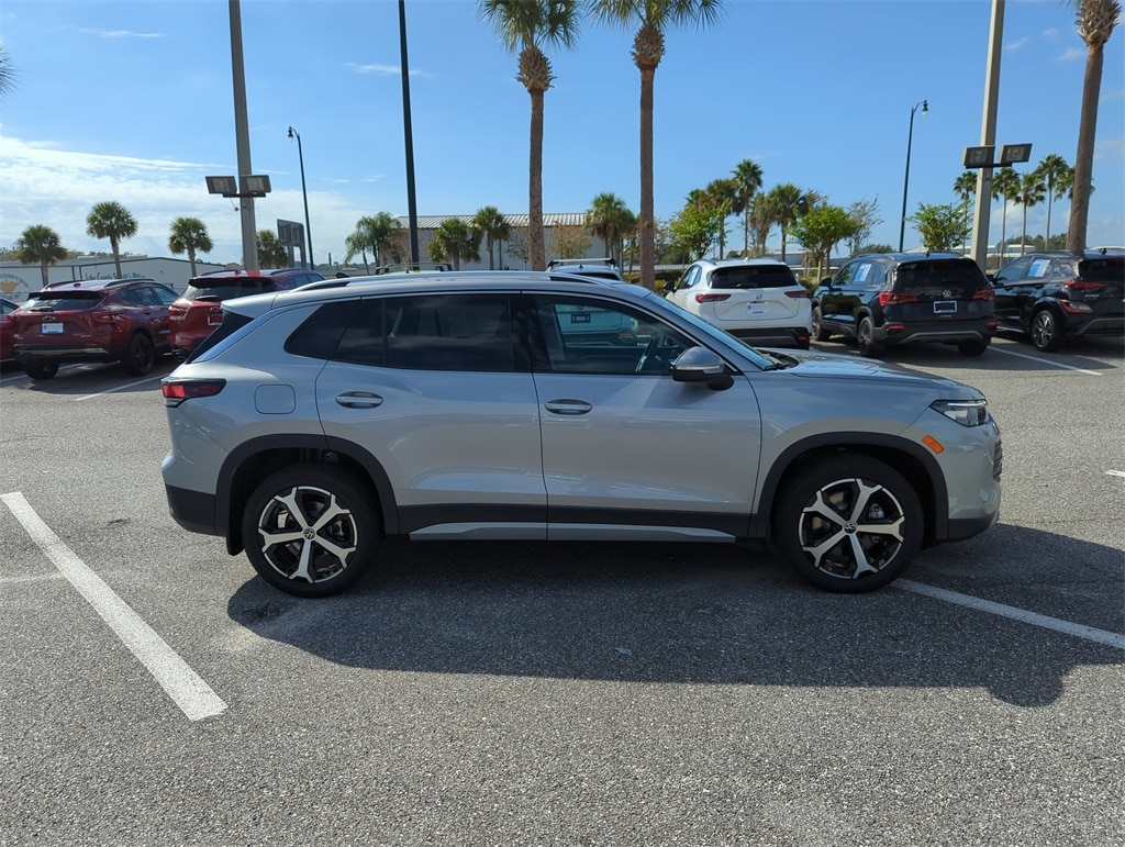 New 2026 Volkswagen Tiguan 2.0T SE SUV