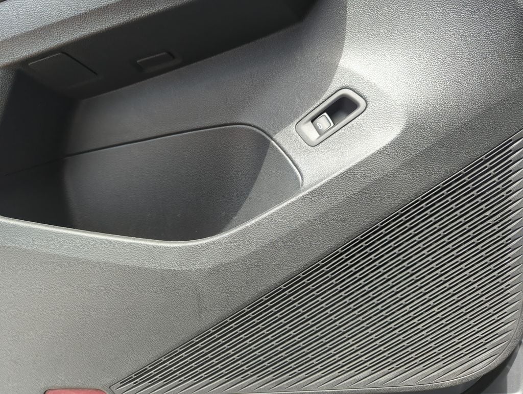 2024 Volkswagen Atlas SE w/Tech - Photo 34