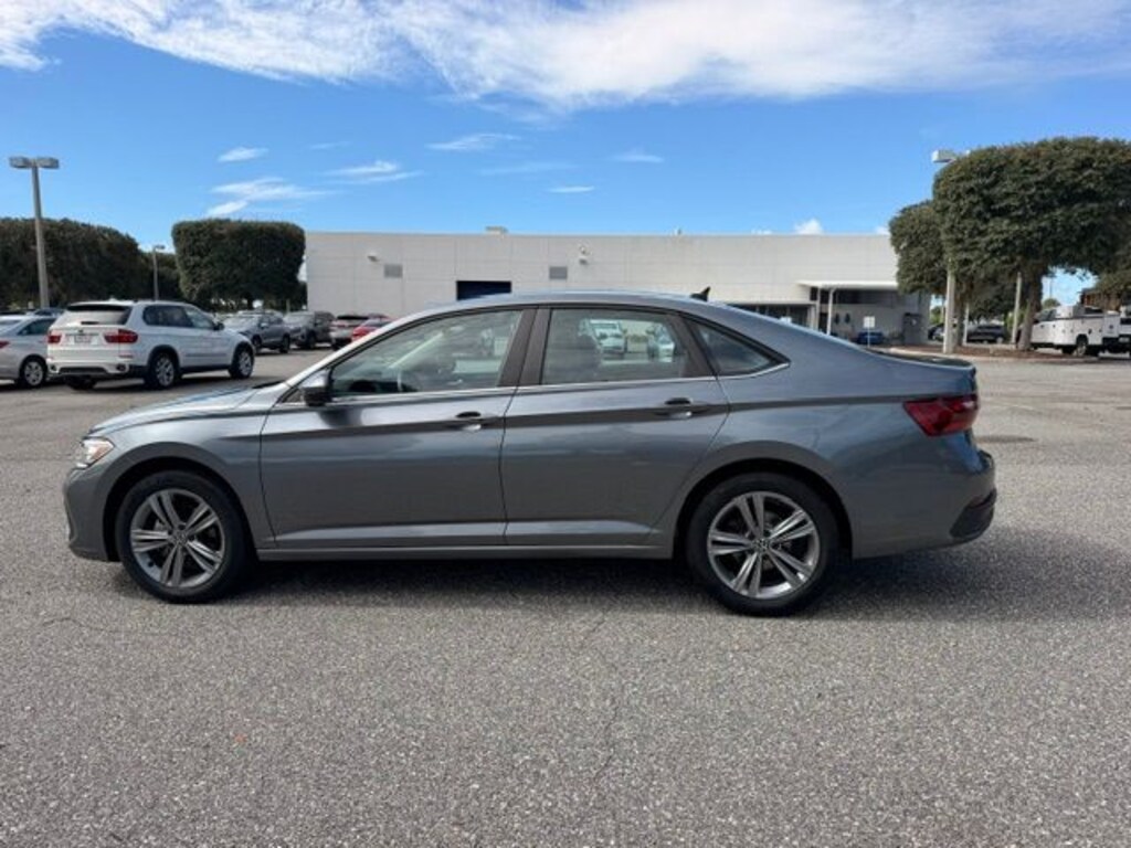 Used 2022 Volkswagen Jetta 1.5T SE Sedan