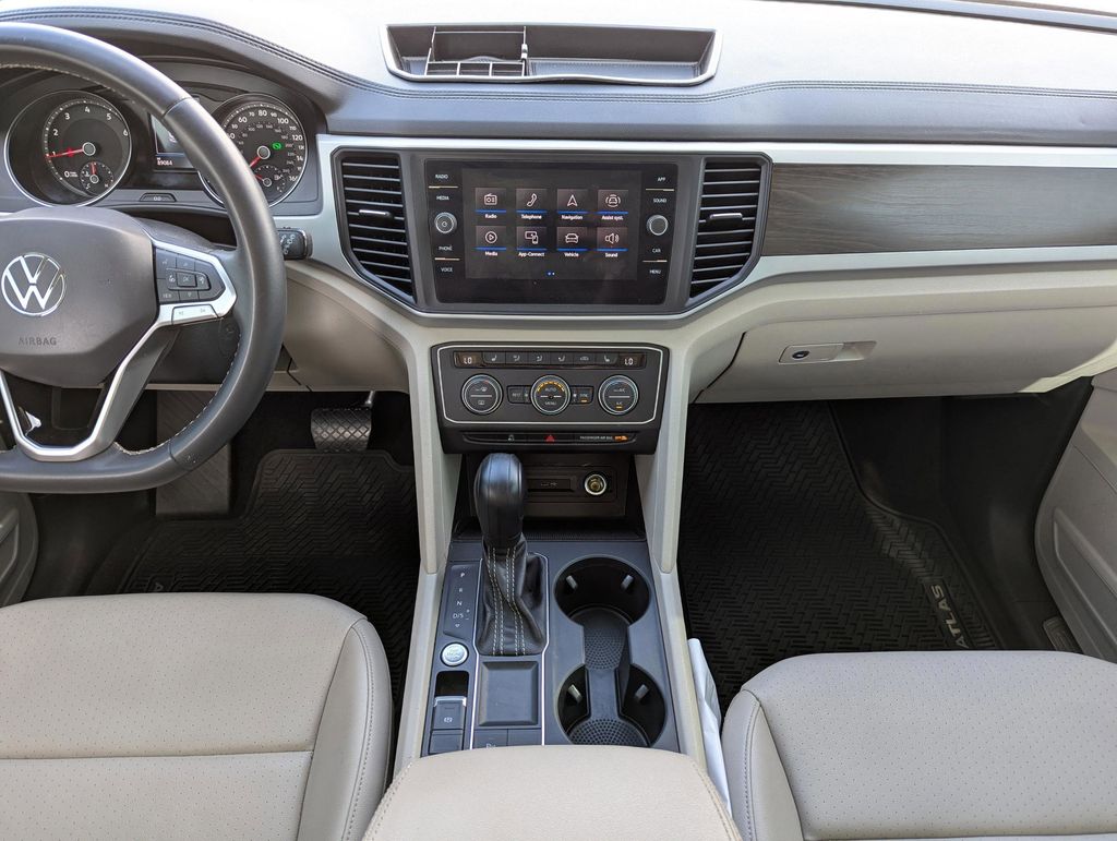 2021 Volkswagen Atlas SE w/Tech - Photo 23