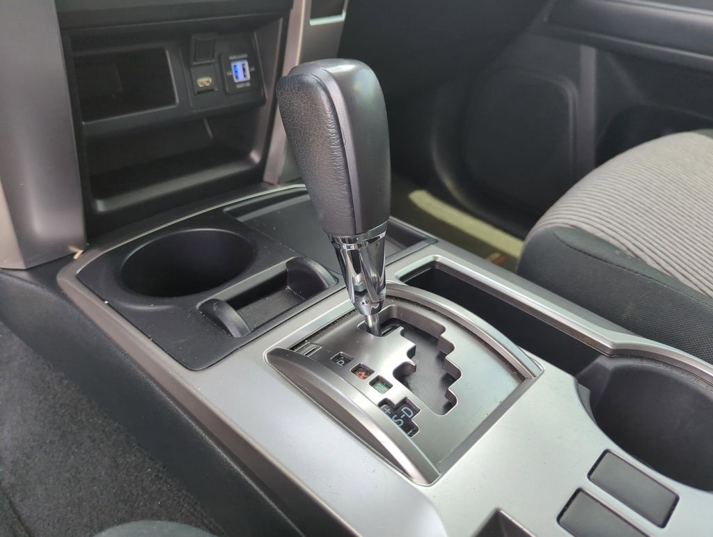 2020 Toyota 4Runner SR5 - Photo 33