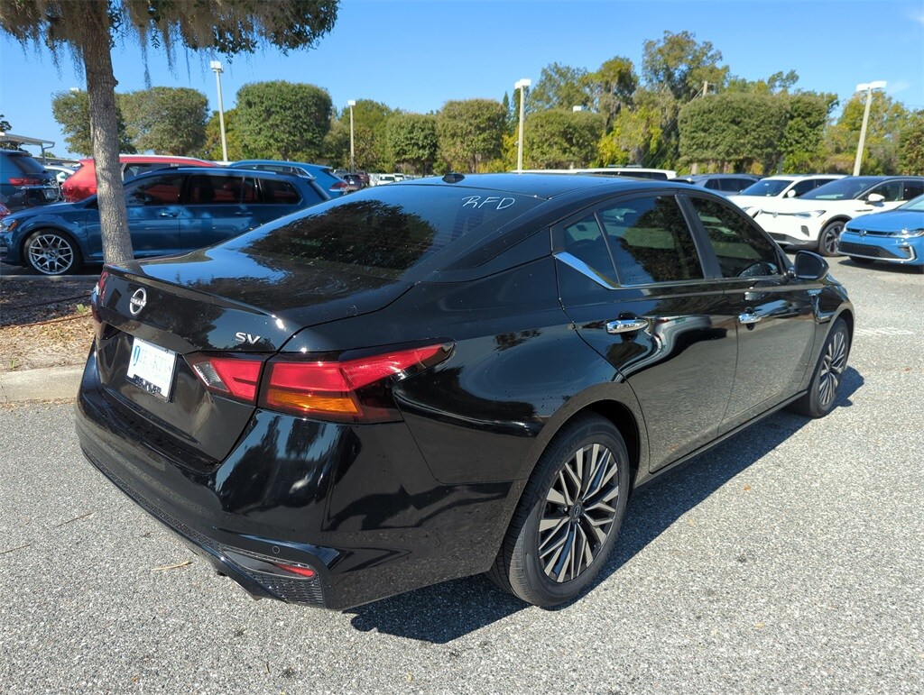 2023 Nissan Altima 2.5 SV photo 4