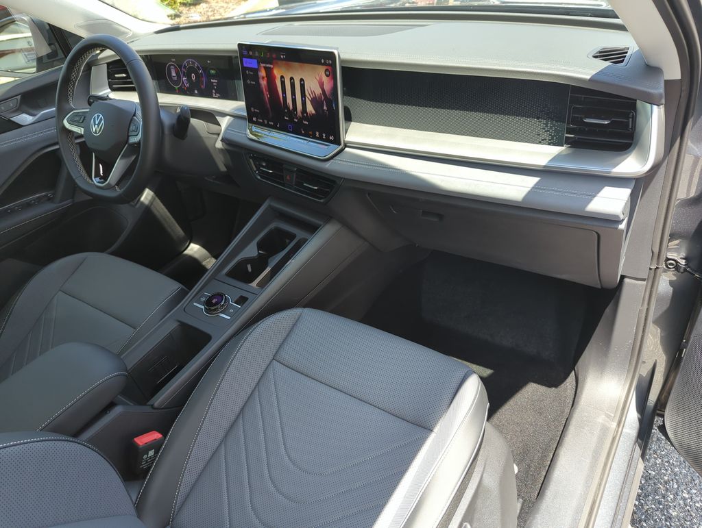 2026 Volkswagen Tiguan SE - Photo 23