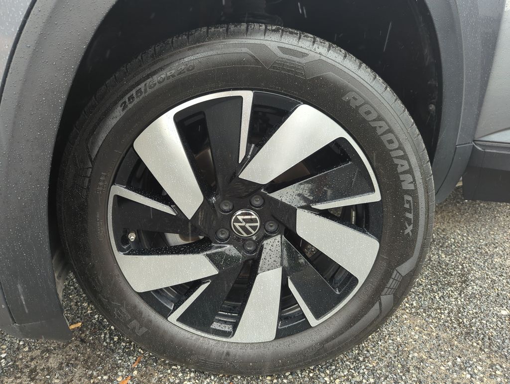 2024 Volkswagen Atlas Cross Sport SE w/Tech - Photo 46