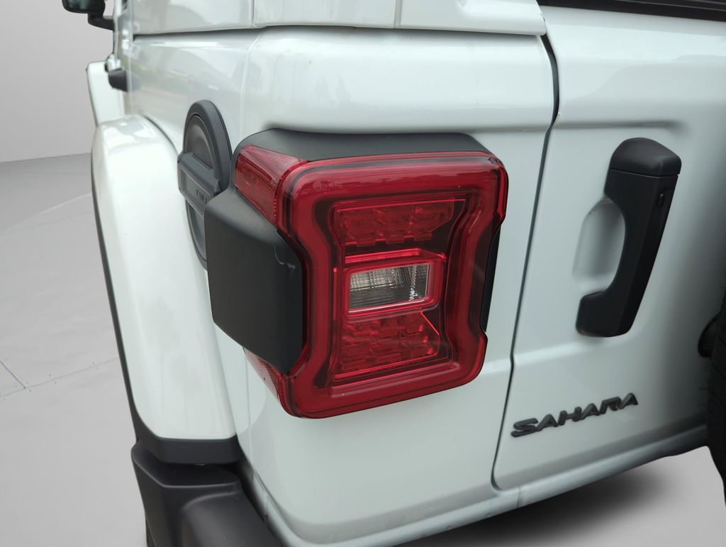 2025 Jeep Wrangler 4-Door Sahara - Photo 45