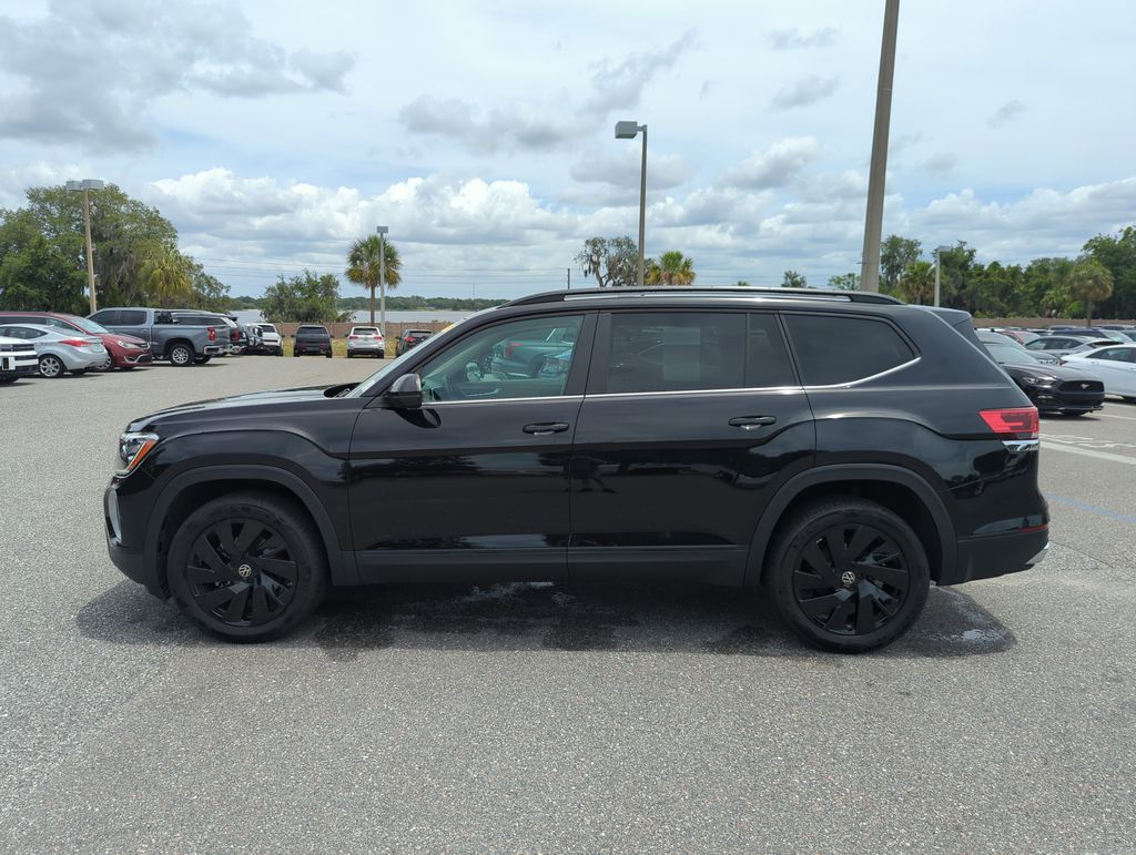 2025 Volkswagen Atlas SE w/Tech - Photo 11