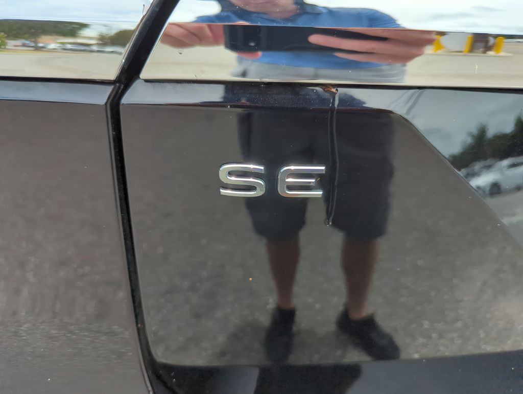 2025 Volkswagen Atlas SE w/Tech - Photo 48