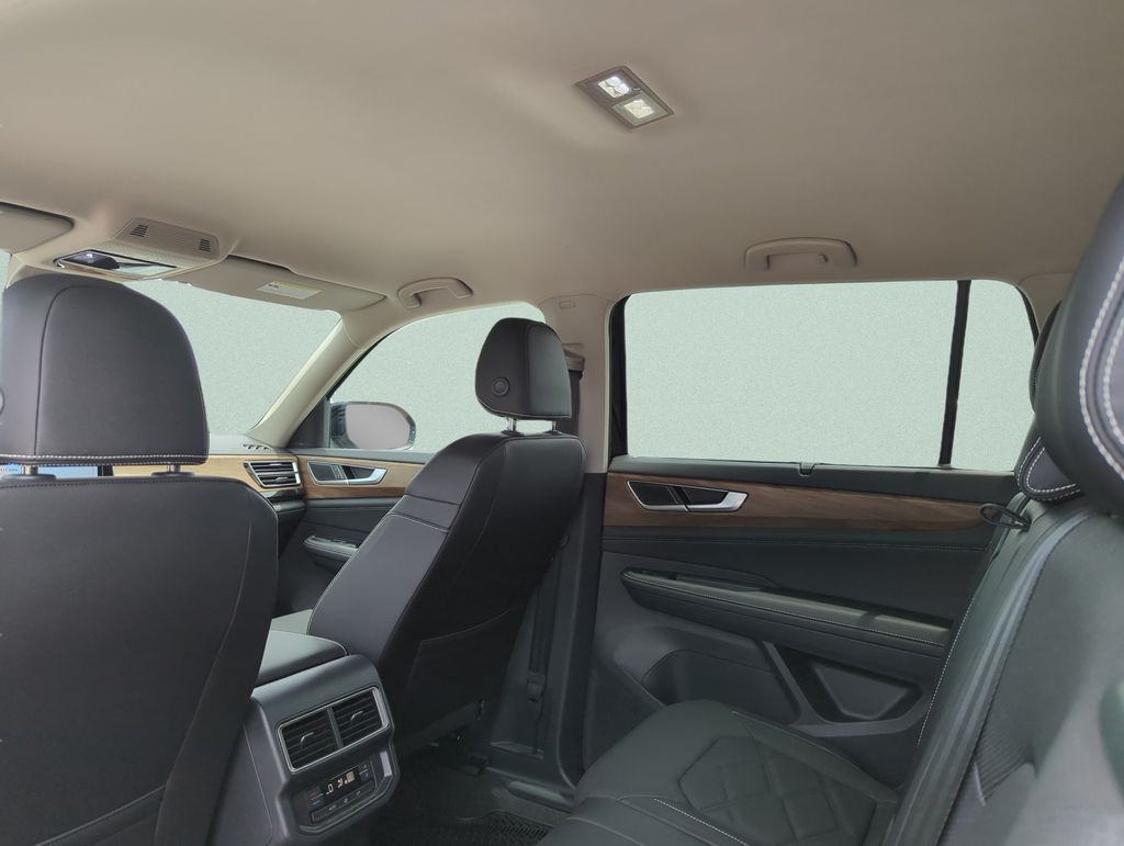 2025 Volkswagen Atlas SE w/Tech - Photo 27