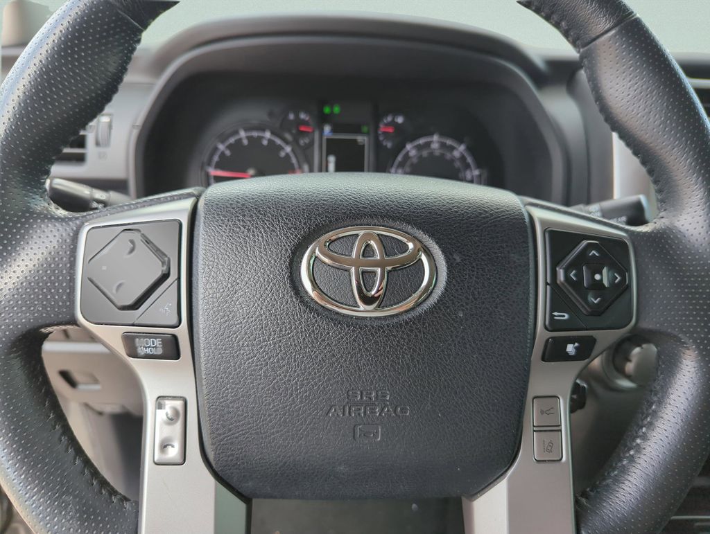 2020 Toyota 4Runner SR5 - Photo 38