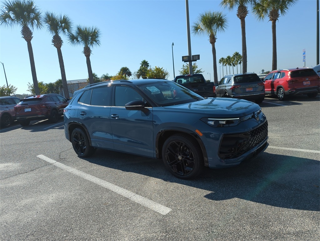 New 2026 Volkswagen Tiguan 2.0T SE R-Line Black SUV