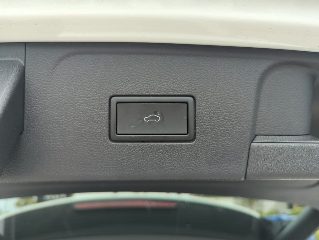 2024 Volkswagen Atlas SE w/Tech - Photo 21